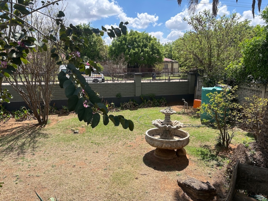4 Bedroom Property for Sale in Viljoenskroon Free State